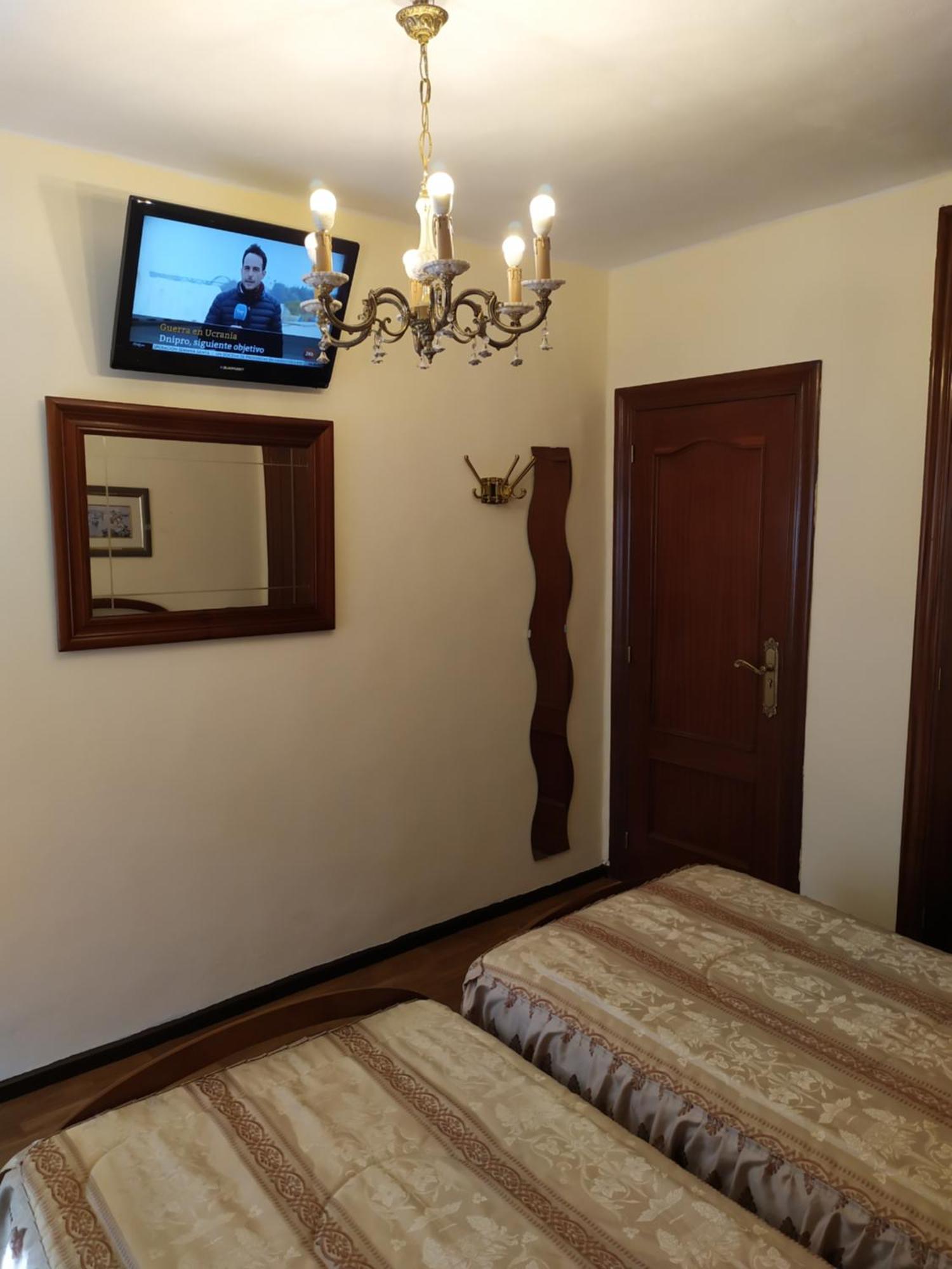Habitacion Matrimonial Centro Ciudad Oviedo Exteriér fotografie